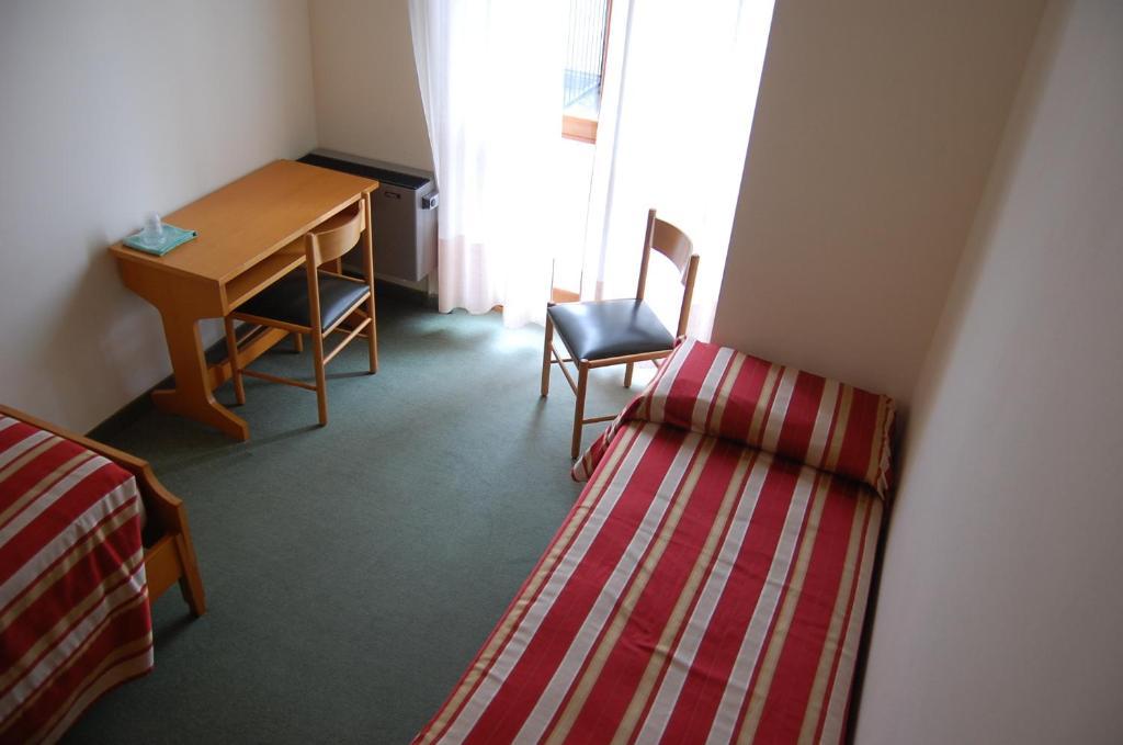 Rezia Hotel Chiesa in Valmalenco Quarto foto