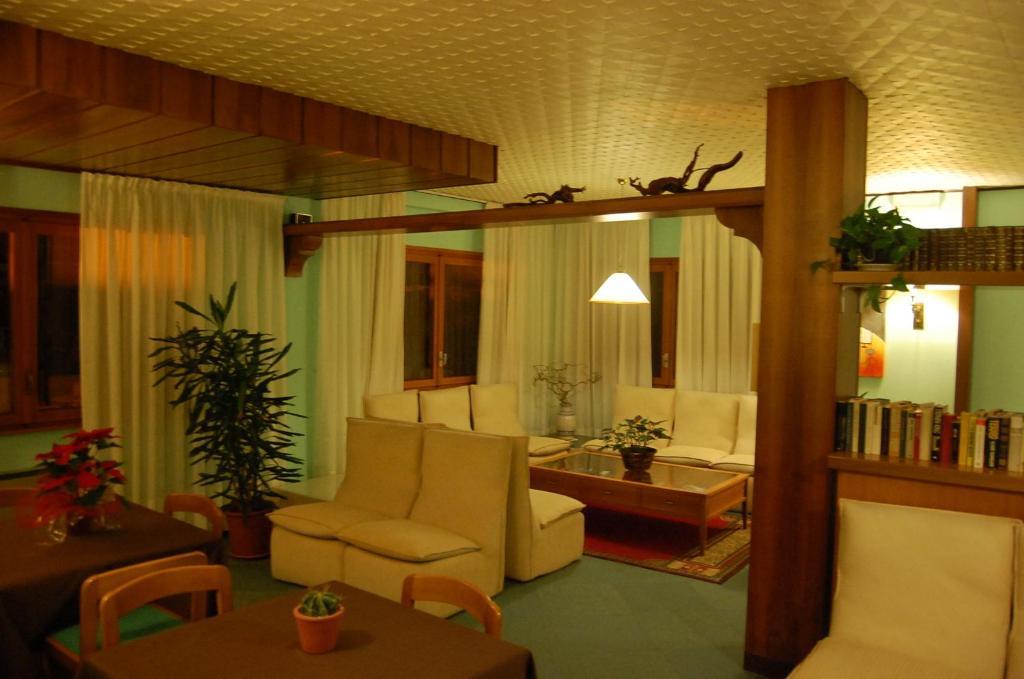 Rezia Hotel Chiesa in Valmalenco Exterior foto