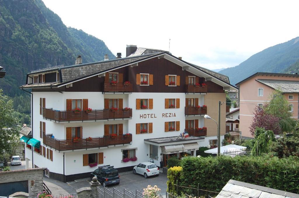Rezia Hotel Chiesa in Valmalenco Exterior foto