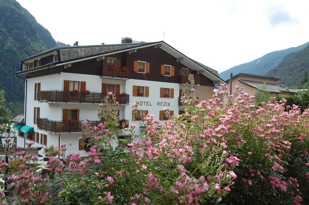 Rezia Hotel Chiesa in Valmalenco Exterior foto